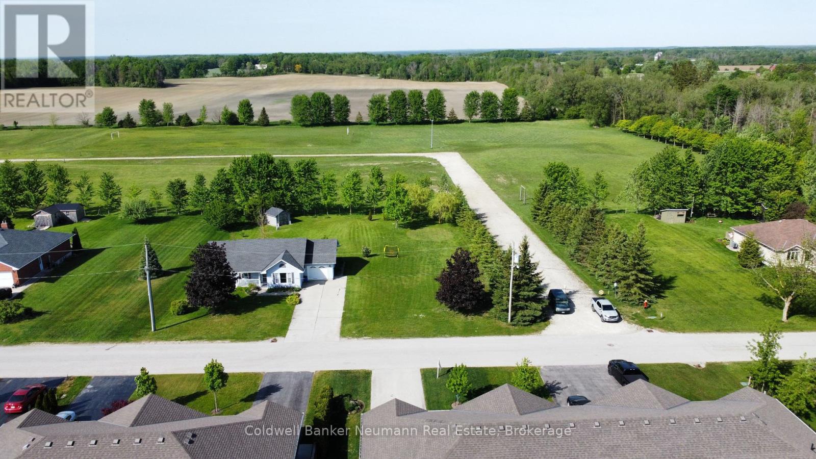 12 Brown Street S, Minto, Ontario  N0G 1M0 - Photo 26 - X12918044