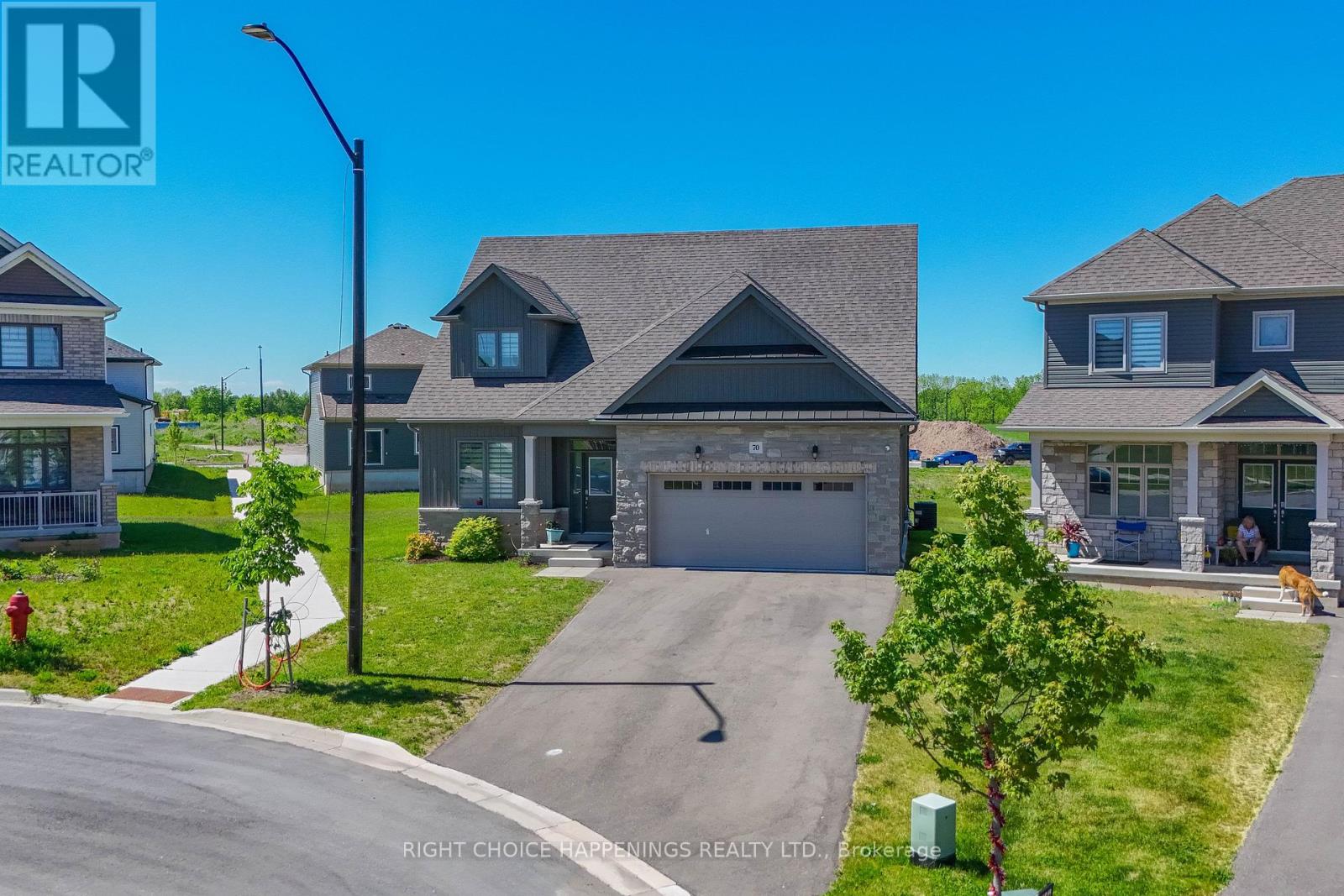 70 Oriole Crescent, Port Colborne (Main Street), Ontario  L3K 6E2 - Photo 2 - X13238498