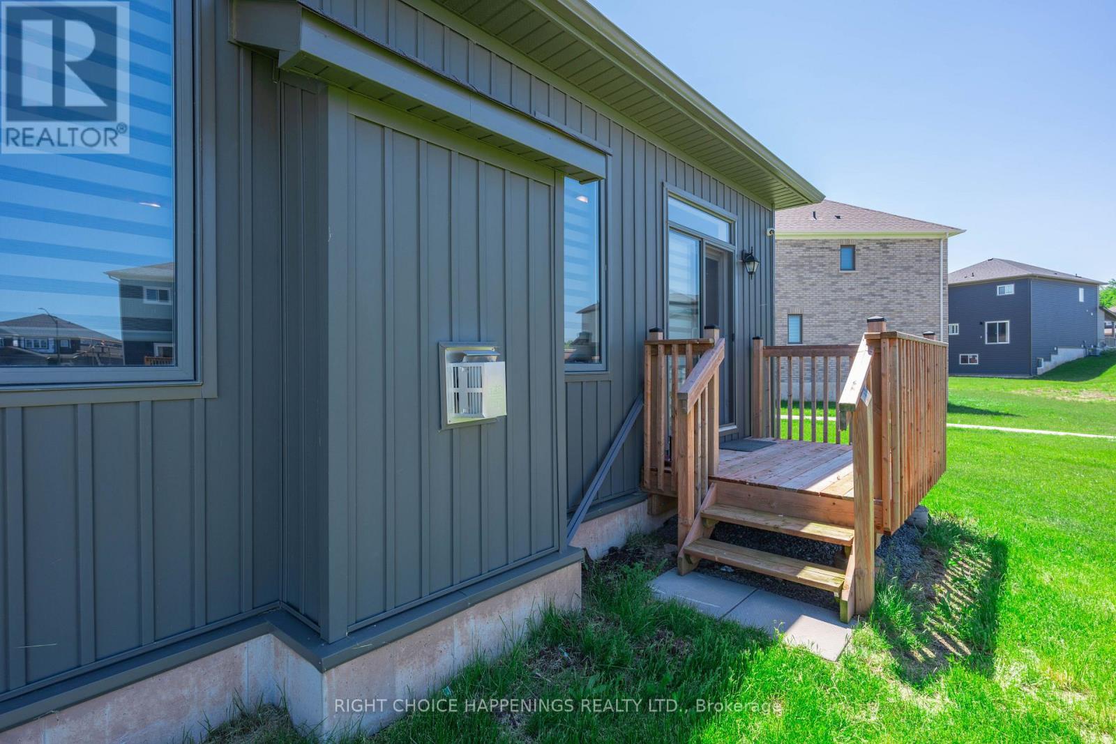 70 Oriole Crescent, Port Colborne (Main Street), Ontario  L3K 6E2 - Photo 27 - X13238498