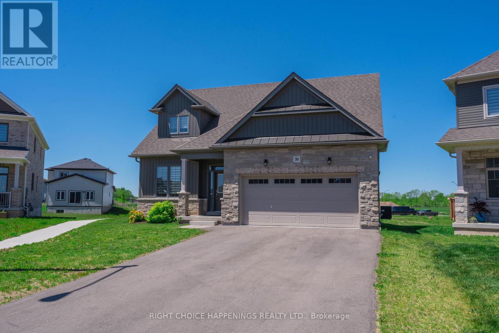 70 Oriole Crescent, Port Colborne (Main Street), Ontario  L3K 6E2 - Photo 3 - X13238498