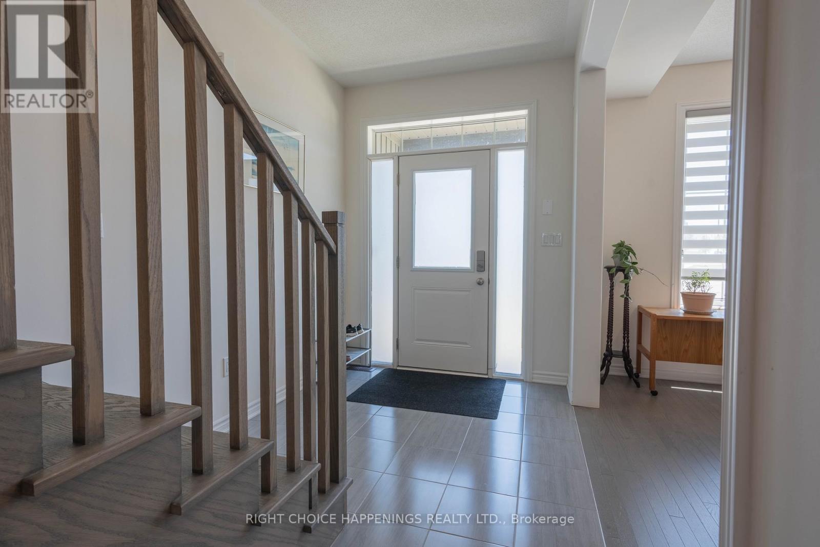 70 Oriole Crescent, Port Colborne (Main Street), Ontario  L3K 6E2 - Photo 5 - X13238498