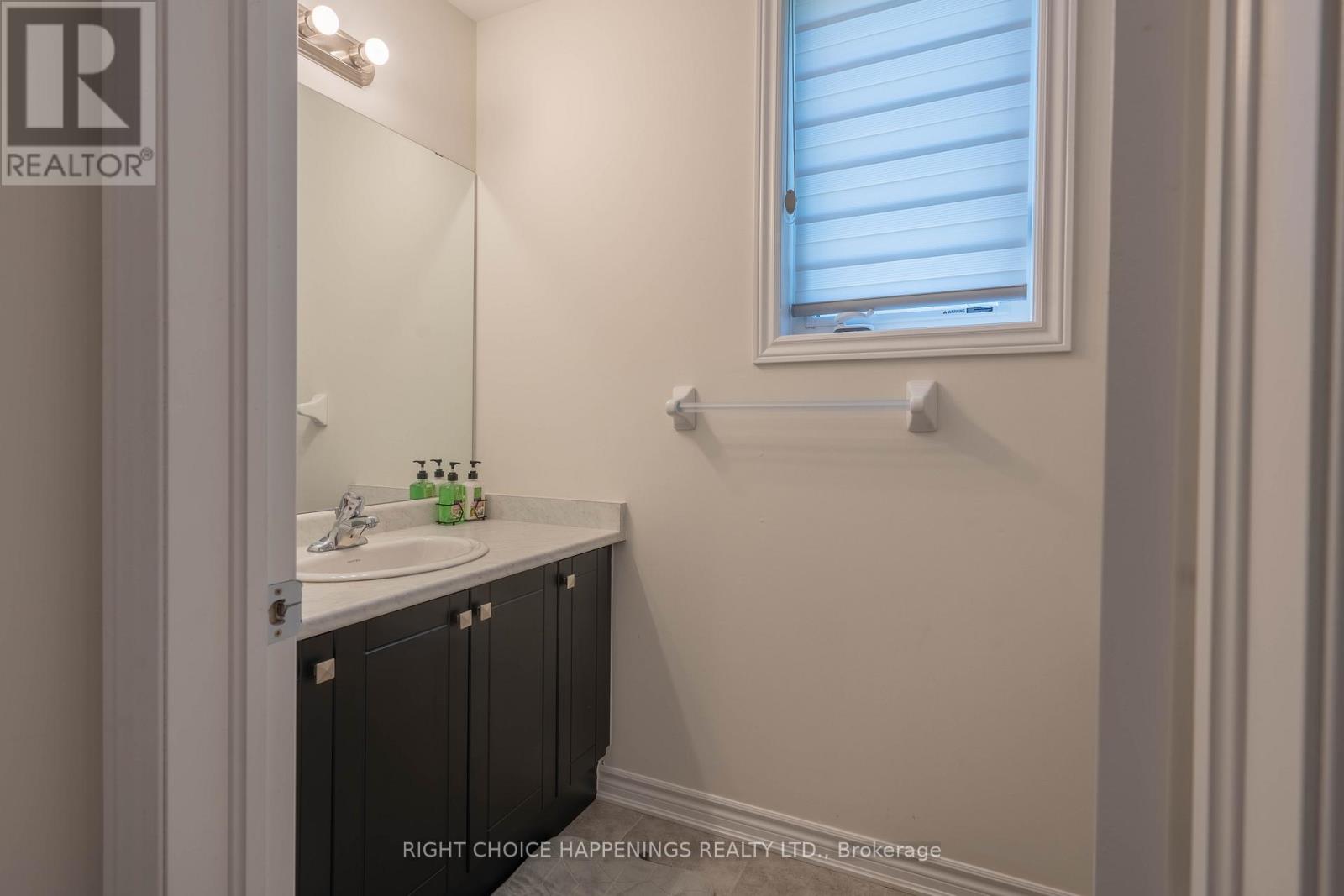 70 Oriole Crescent, Port Colborne (Main Street), Ontario  L3K 6E2 - Photo 7 - X13238498