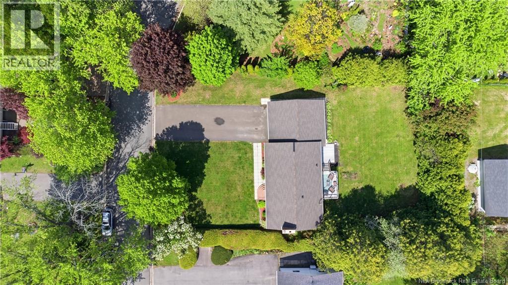 378 Glengarry Place, Fredericton, New Brunswick  E3B 5Z9 - Photo 2 - NB140834
