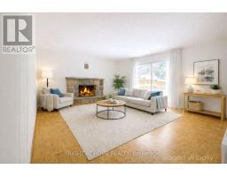 26 RUSTYWOOD DRIVE, Toronto, Ontario