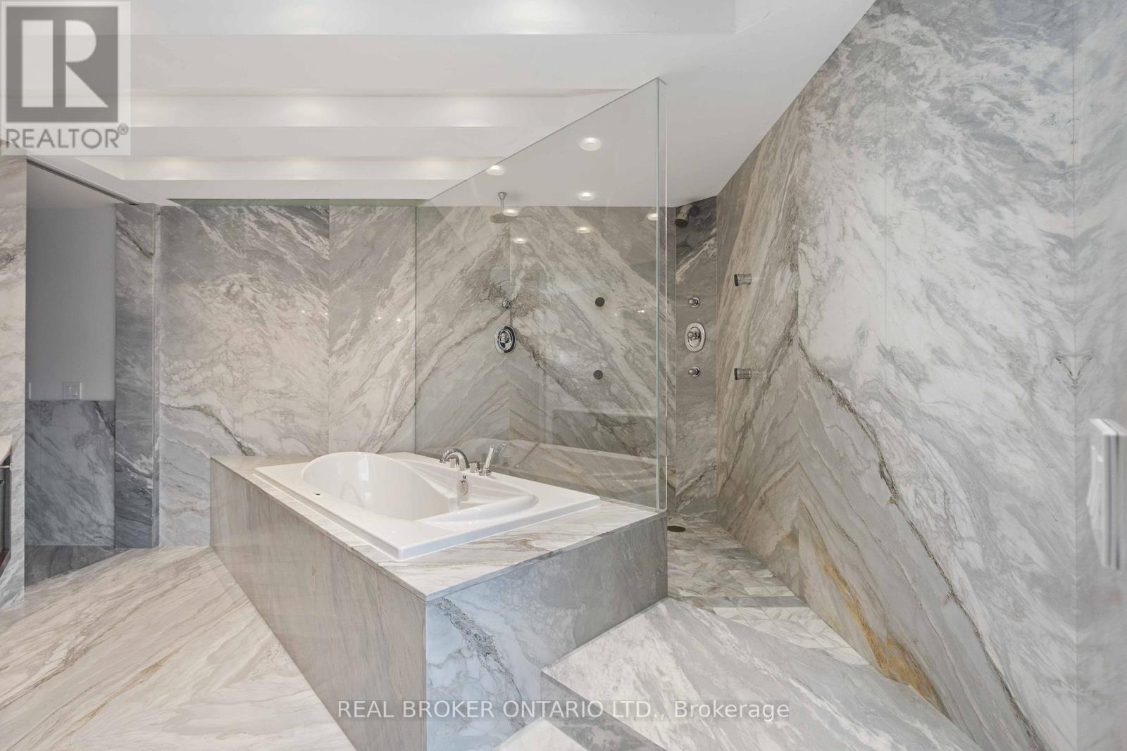 701 - 3 Mcalpine Street, Toronto, Ontario  M5R 3T5 - Photo 3 - C13238512