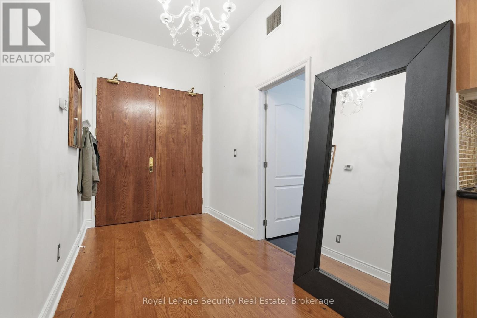 208 - 73 Richmond Street W, Toronto, Ontario  M5H 4E8 - Photo 11 - C13238518