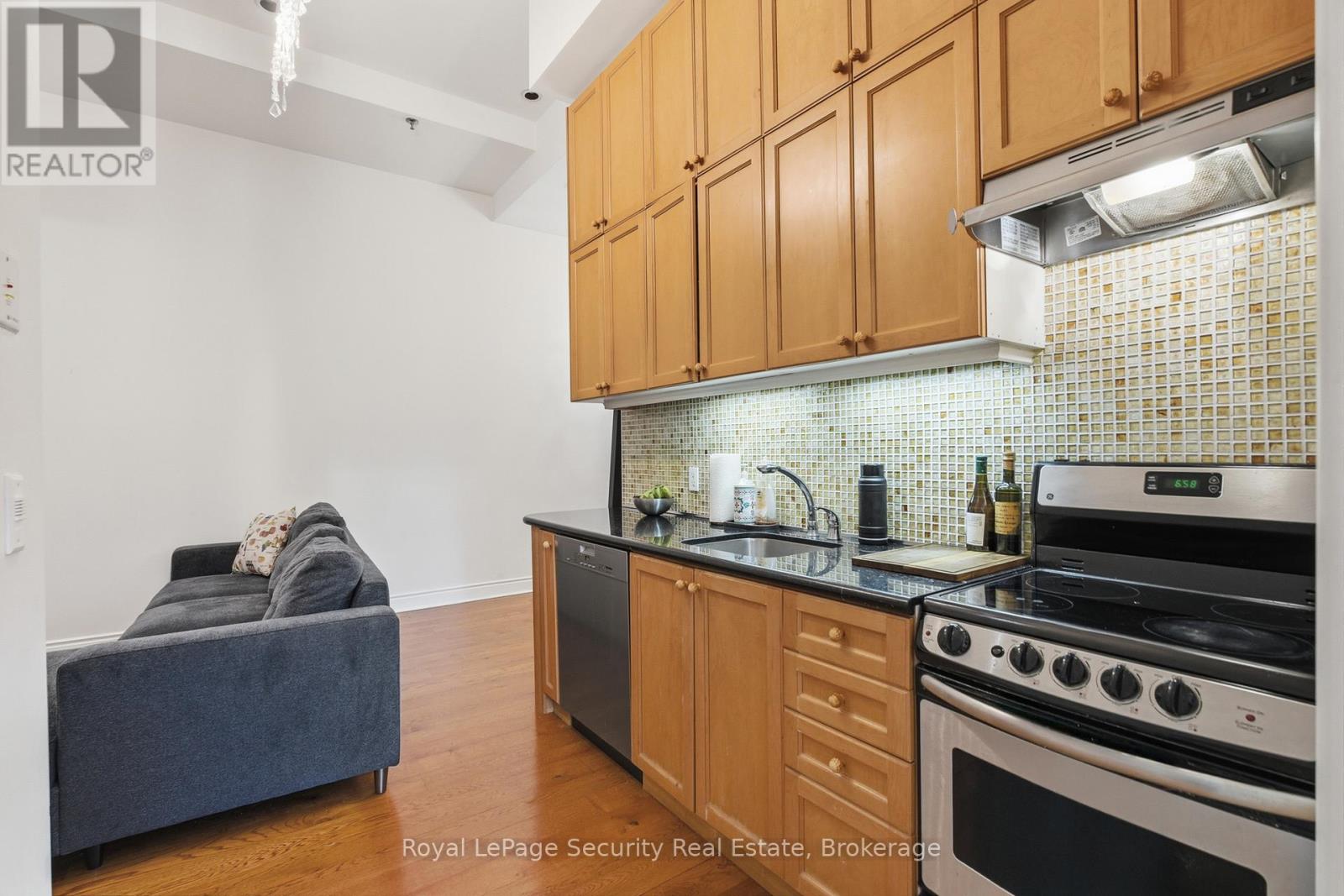208 - 73 Richmond Street W, Toronto, Ontario  M5H 4E8 - Photo 19 - C13238518