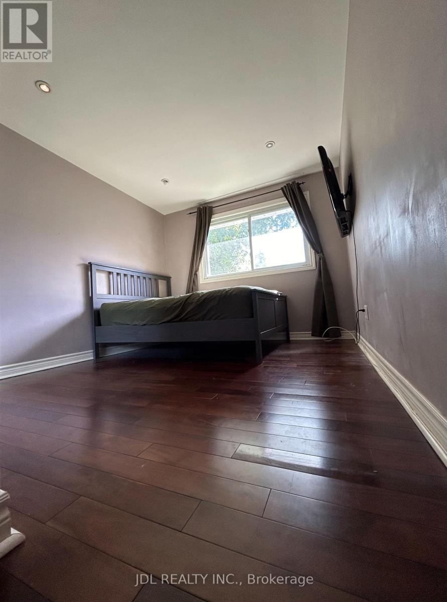 Main Floor - 23 Pineway Blvd Boulevard, Toronto, Ontario  M2H 1A3 - Photo 19 - C13238532