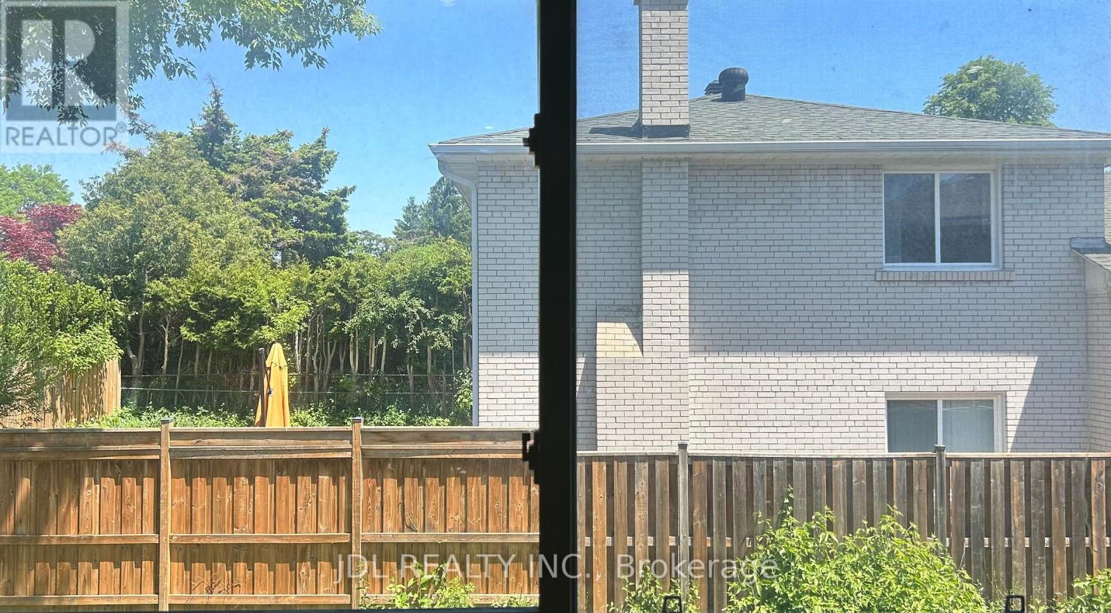 Main Floor - 23 Pineway Blvd Boulevard, Toronto, Ontario  M2H 1A3 - Photo 3 - C13238532
