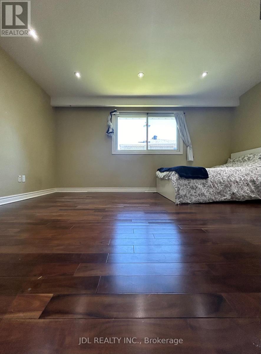 Main Floor - 23 Pineway Blvd Boulevard, Toronto, Ontario  M2H 1A3 - Photo 4 - C13238532