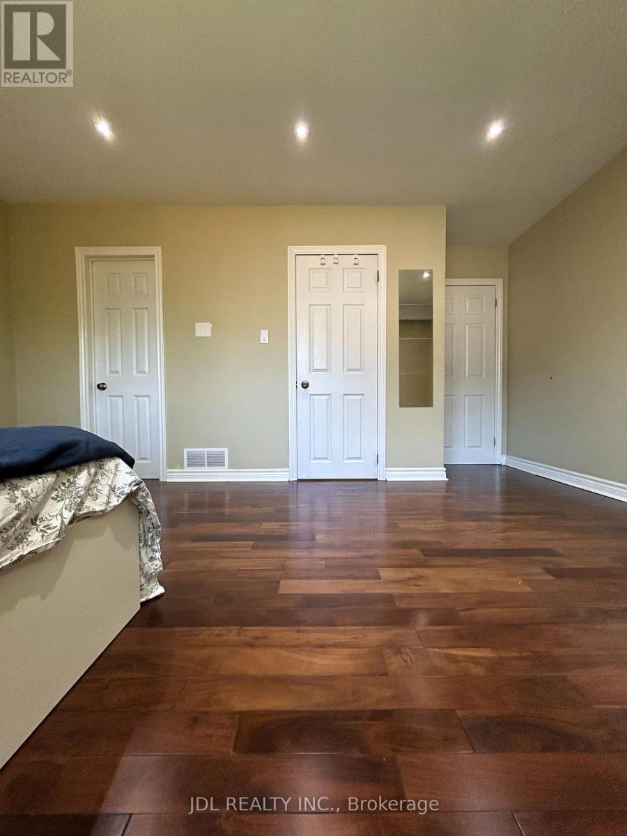 Main Floor - 23 Pineway Blvd Boulevard, Toronto, Ontario  M2H 1A3 - Photo 6 - C13238532