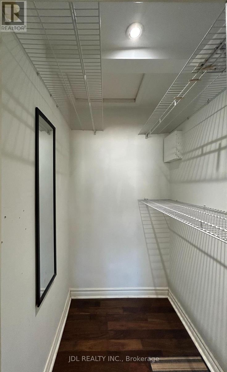 Main Floor - 23 Pineway Blvd Boulevard, Toronto, Ontario  M2H 1A3 - Photo 8 - C13238532