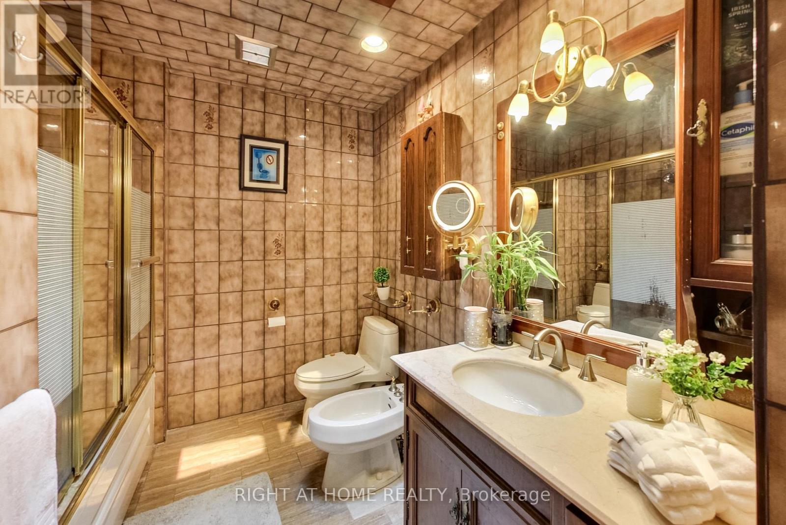 8 Suraty Avenue, Toronto, Ontario  M1P 4E1 - Photo 25 - E13238470