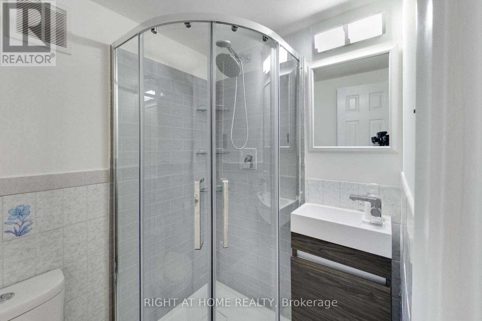 8 Suraty Avenue, Toronto, Ontario  M1P 4E1 - Photo 29 - E13238470