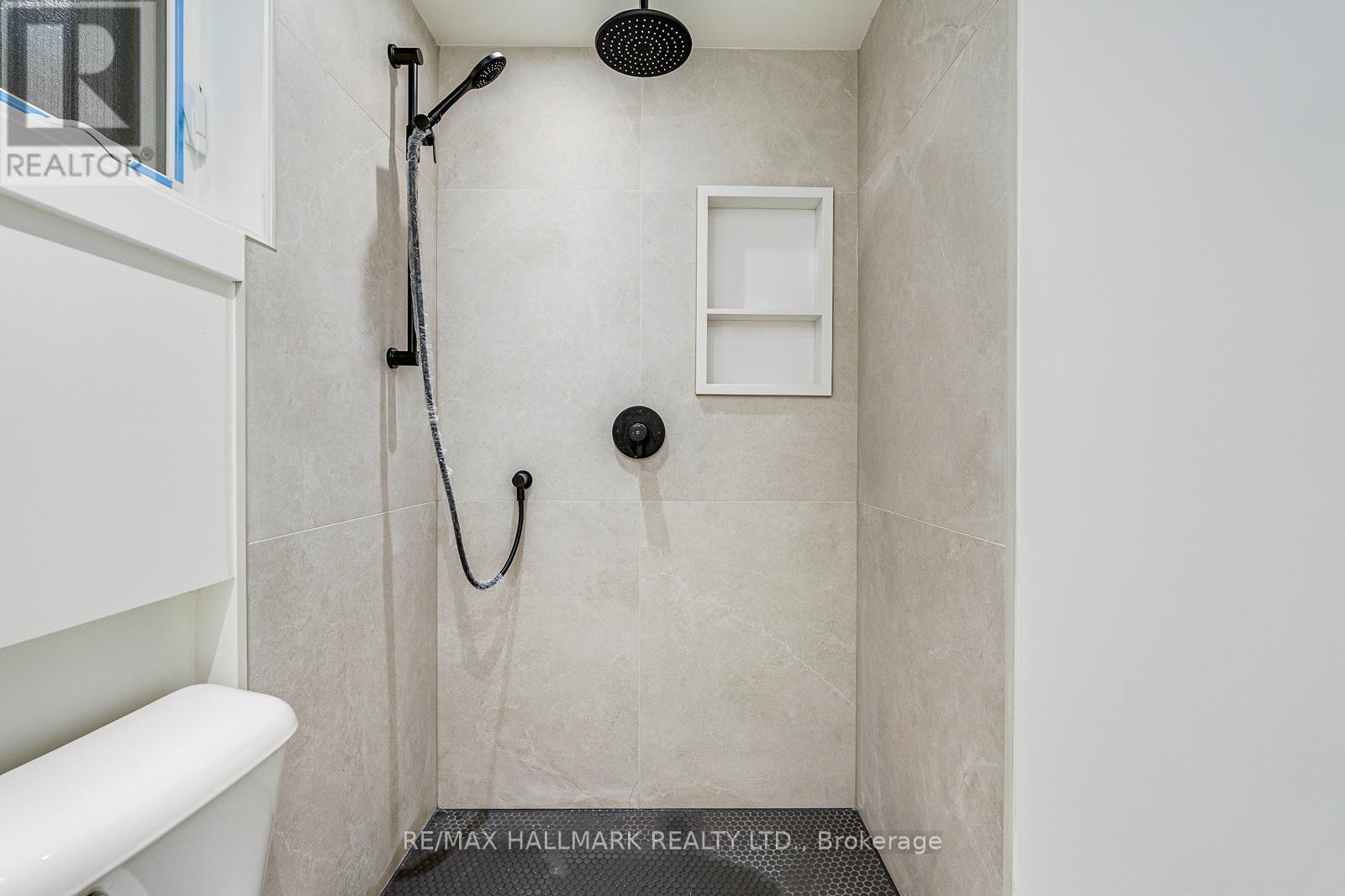 Main & Lower - 229 Kingston Road, Toronto, Ontario  M4L 1T5 - Photo 14 - E13238480