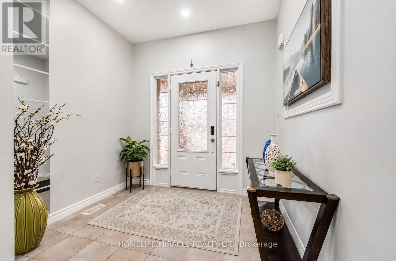 121 Steeplechase Way, Waterloo, Ontario  N2K 0E7 - Photo 3 - X13238464