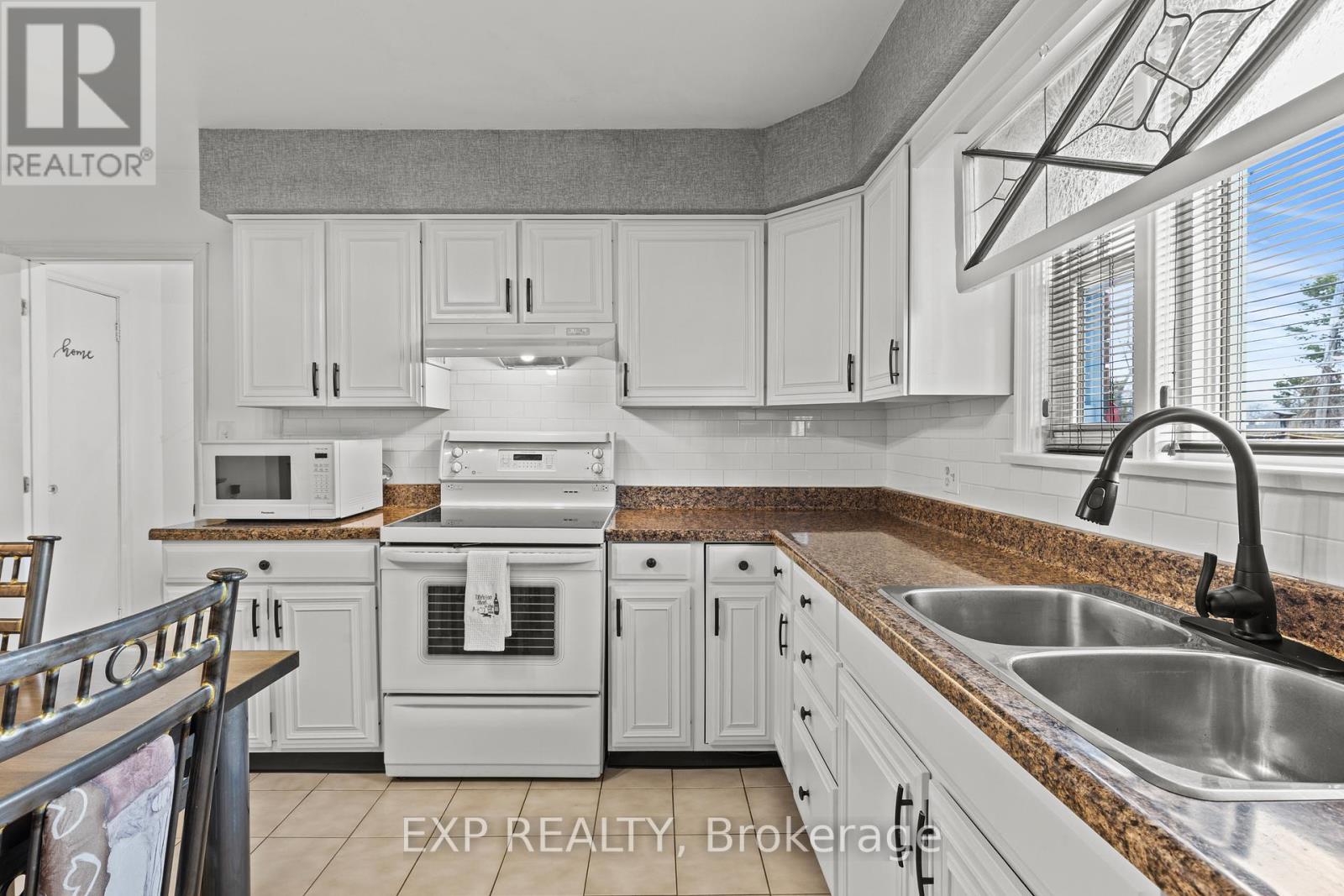 5367 Kitchener Street, Niagara Falls (Clifton Hill), Ontario  L2G 1B6 - Photo 12 - X13238548