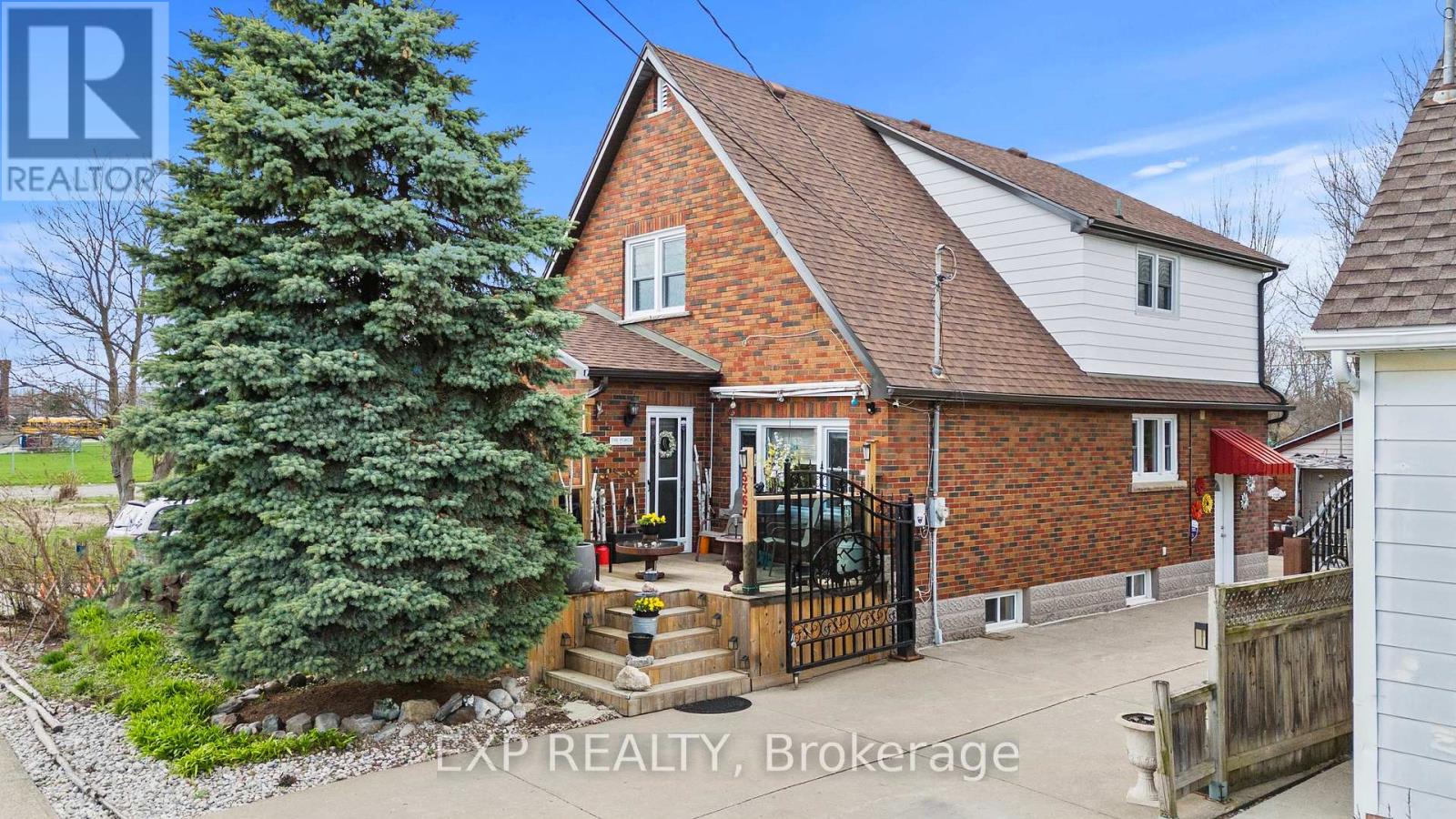 5367 Kitchener Street, Niagara Falls (Clifton Hill), Ontario  L2G 1B6 - Photo 2 - X13238548