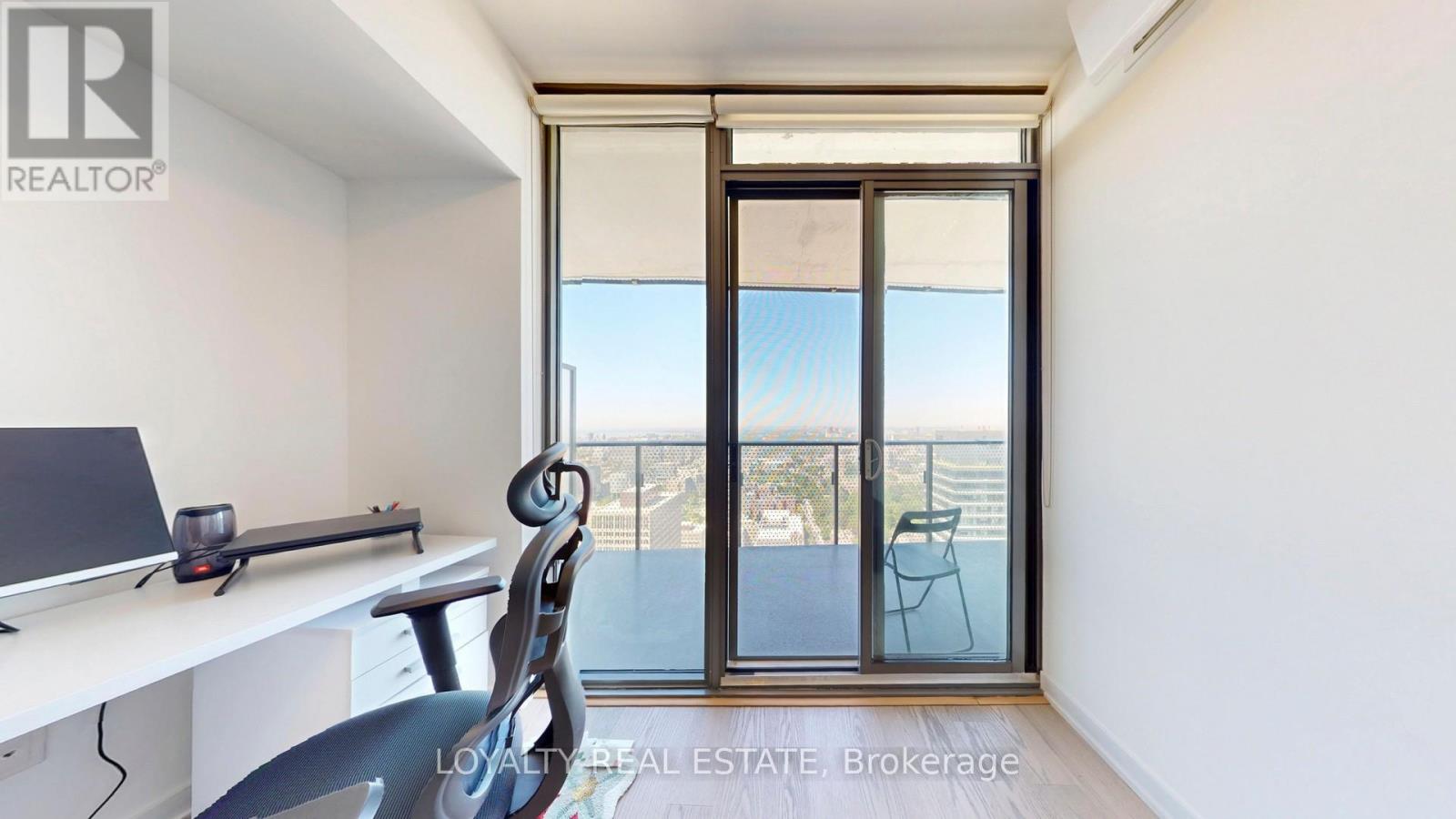 4707 - 11 Wellesley Street W, Toronto, Ontario  M4Y 0G4 - Photo 17 - C13238602