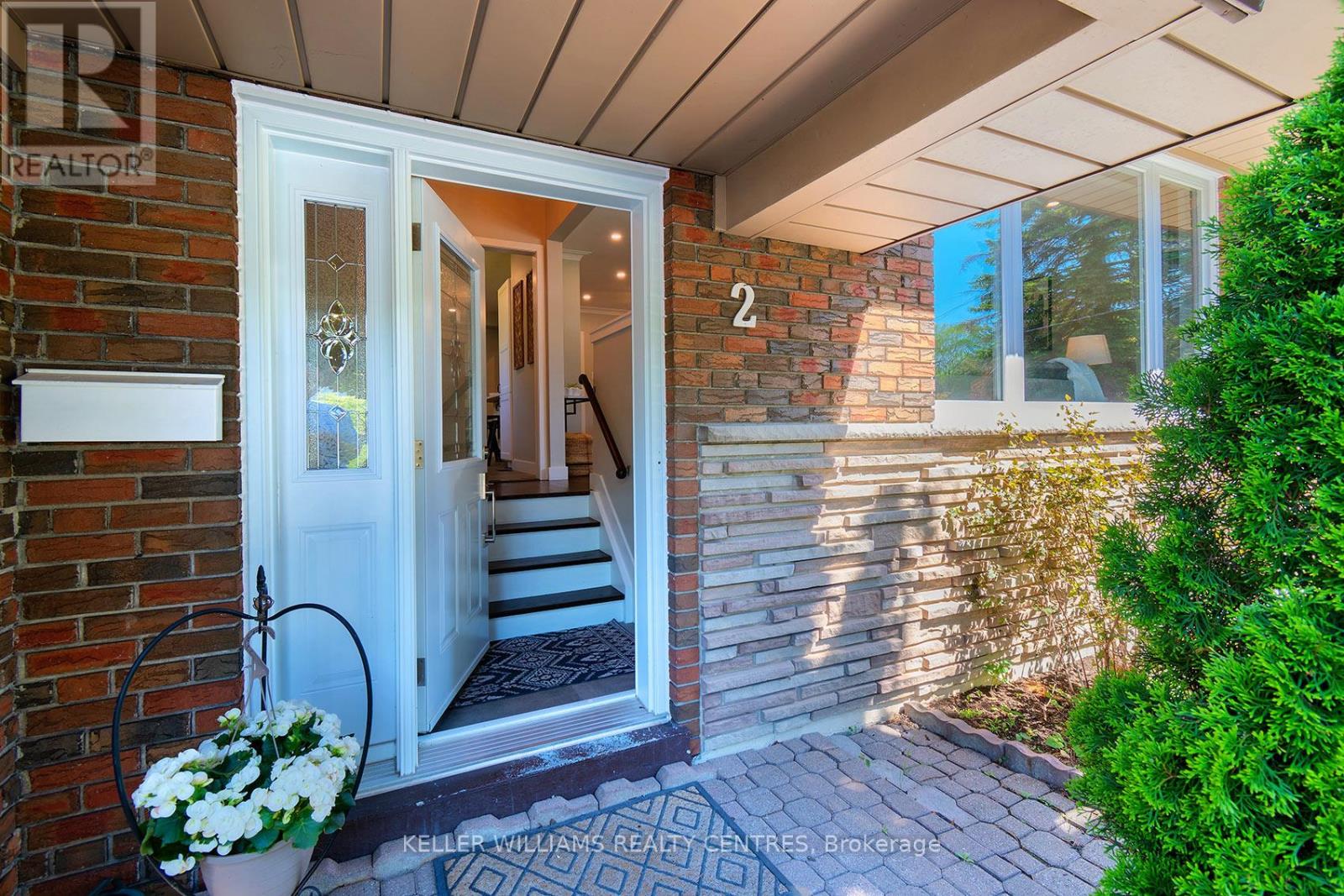 2 Banmoor Boulevard, Toronto, Ontario  M1J 2Y9 - Photo 2 - E13238566