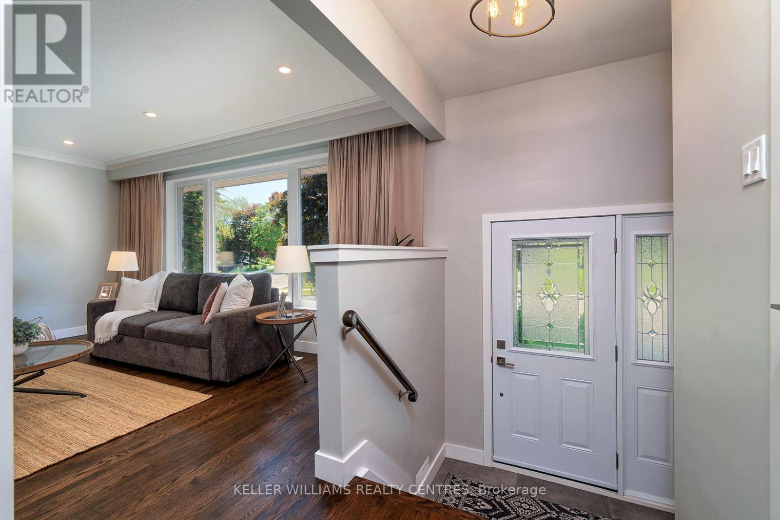 2 Banmoor Boulevard, Toronto, Ontario  M1J 2Y9 - Photo 3 - E13238566