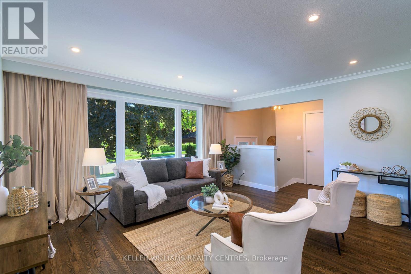 2 Banmoor Boulevard, Toronto, Ontario  M1J 2Y9 - Photo 4 - E13238566