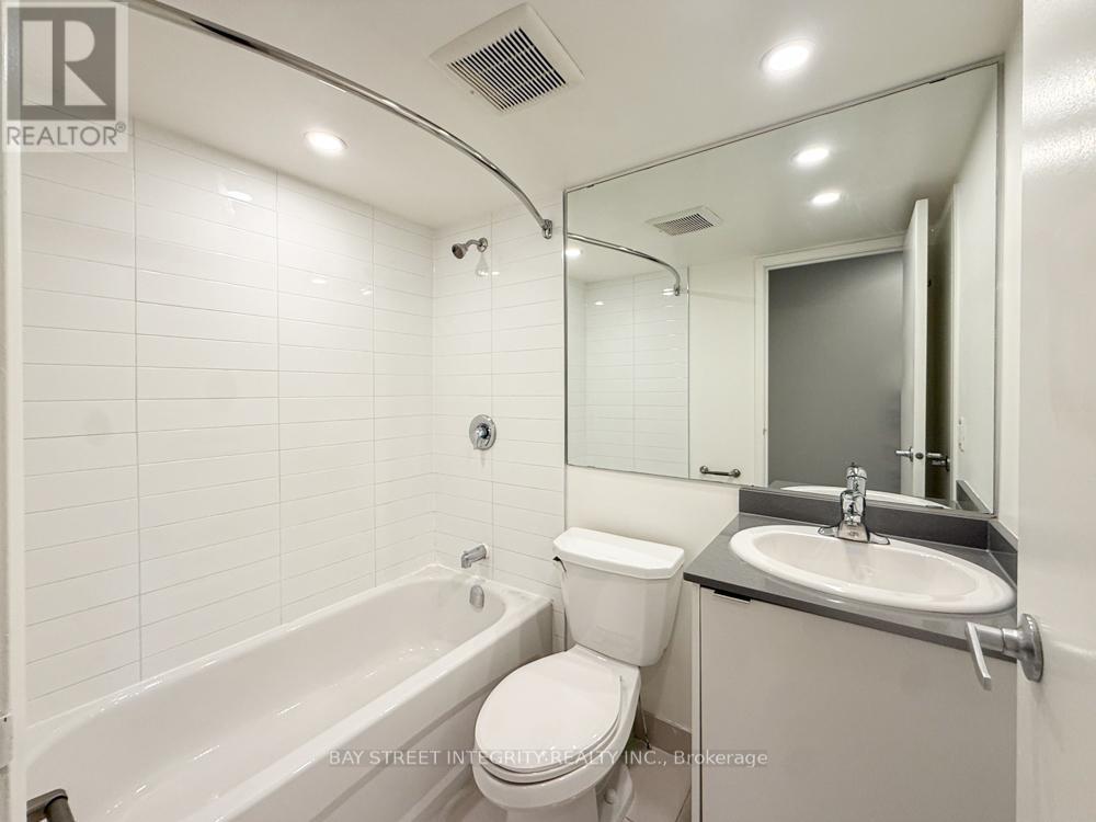 Unit 7 - 678 Queen Street E, Toronto, Ontario  M4M 1G8 - Photo 7 - E13238580