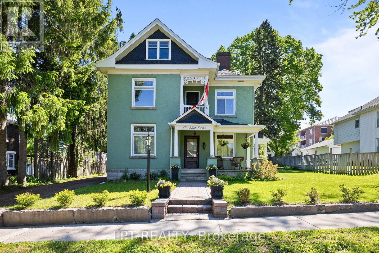 47 Alice Street, East Gwillimbury (Mt Albert), Ontario  L0G 1M0 - Photo 4 - N13238592