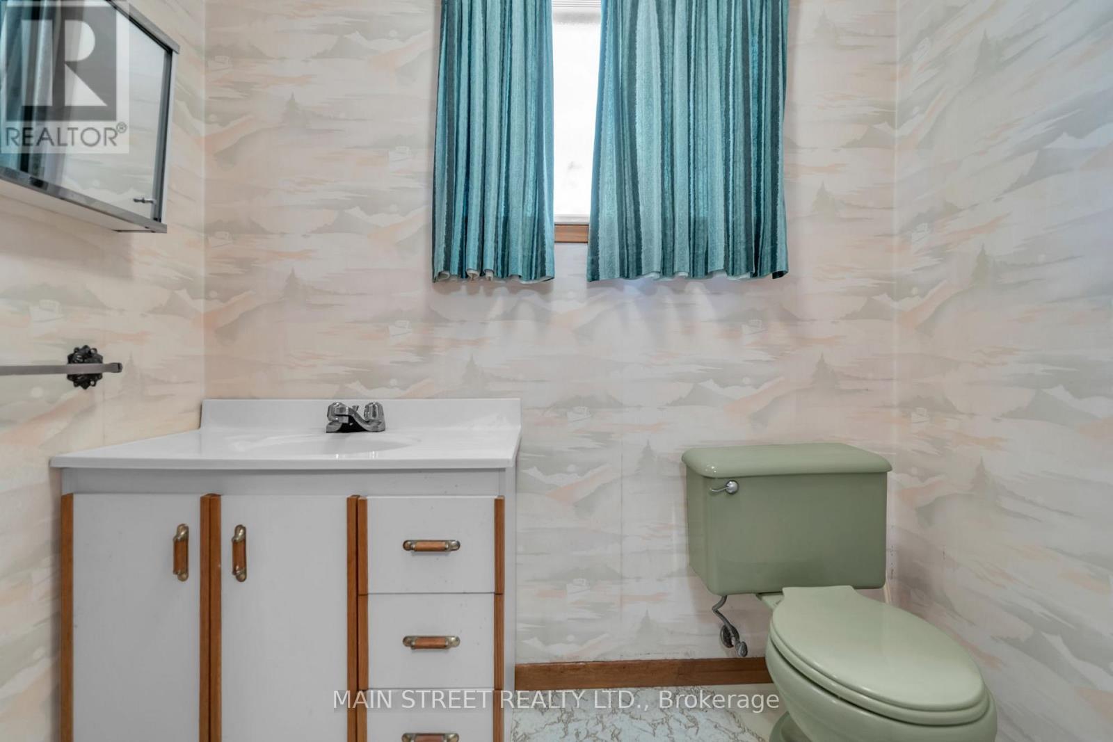 806 Three Seasons Drive, Newmarket, Ontario  L3Y 2B8 - Photo 21 - N13238598