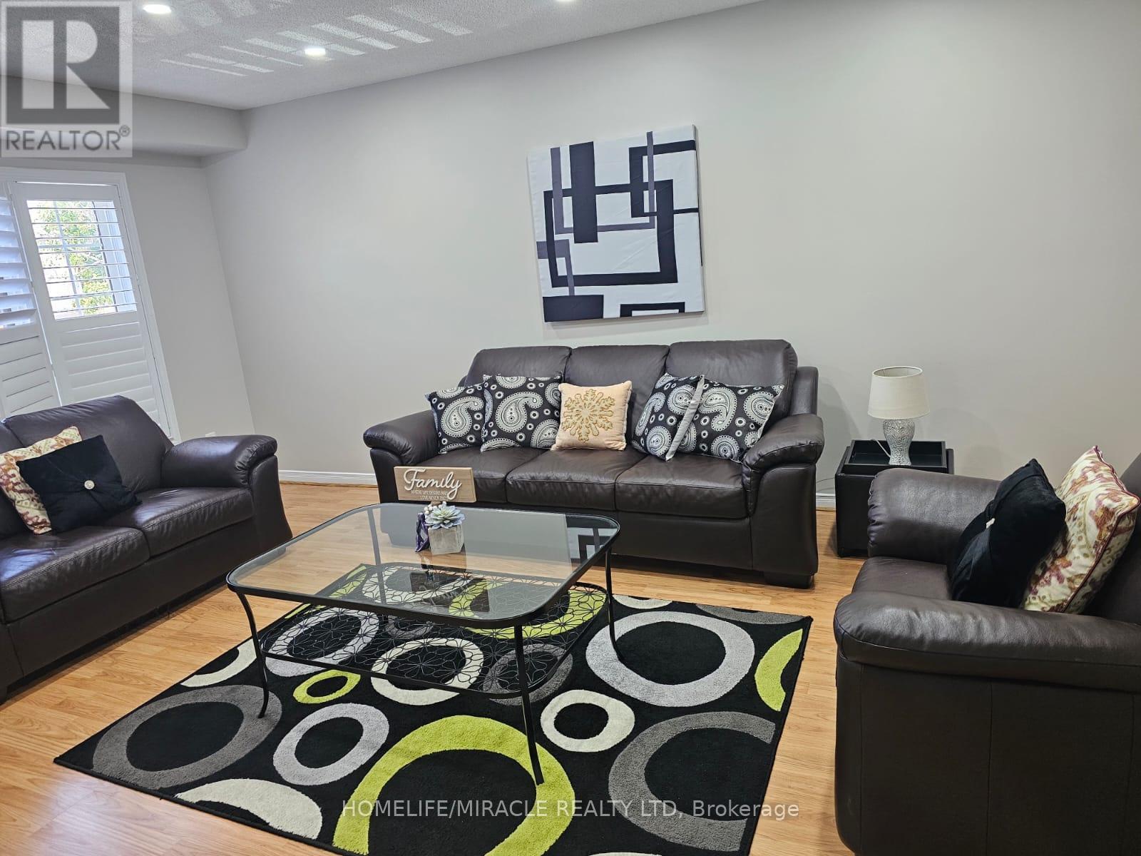 22 Domenico Crescent, Brampton, Ontario  L6P 1H5 - Photo 6 - W13238540