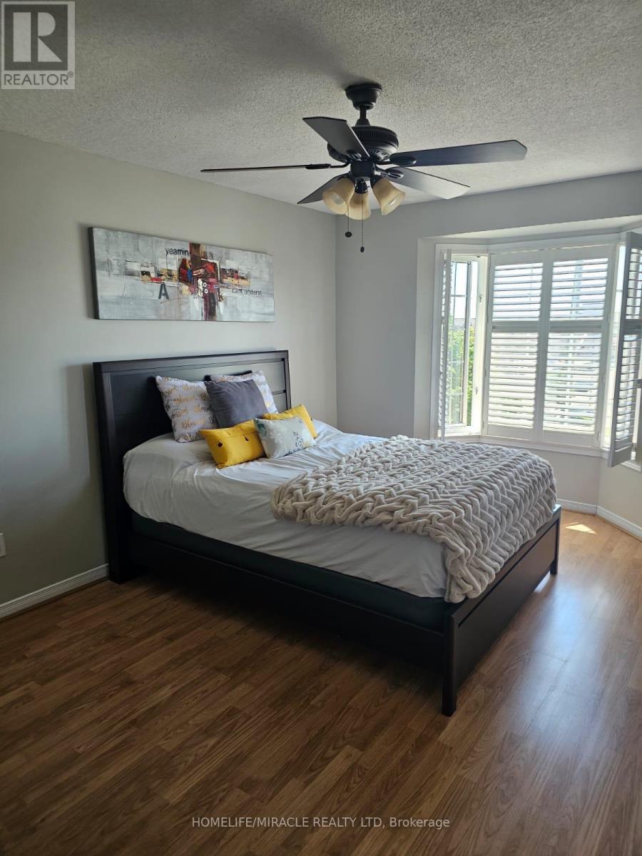 22 Domenico Crescent, Brampton, Ontario  L6P 1H5 - Photo 9 - W13238540