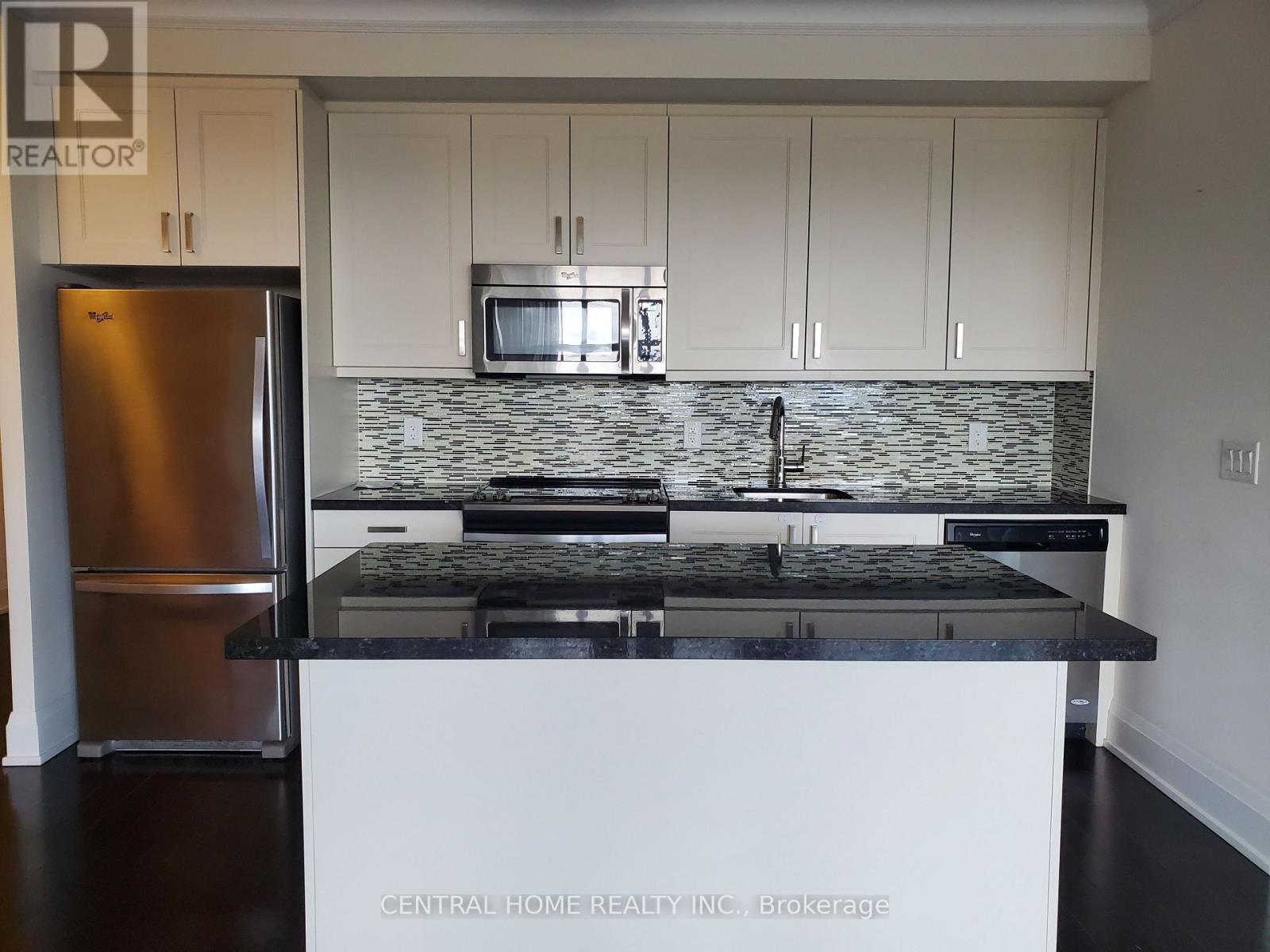 825 - 1 Old Mill Drive, Toronto, Ontario  M6S 0A1 - Photo 13 - W13238568