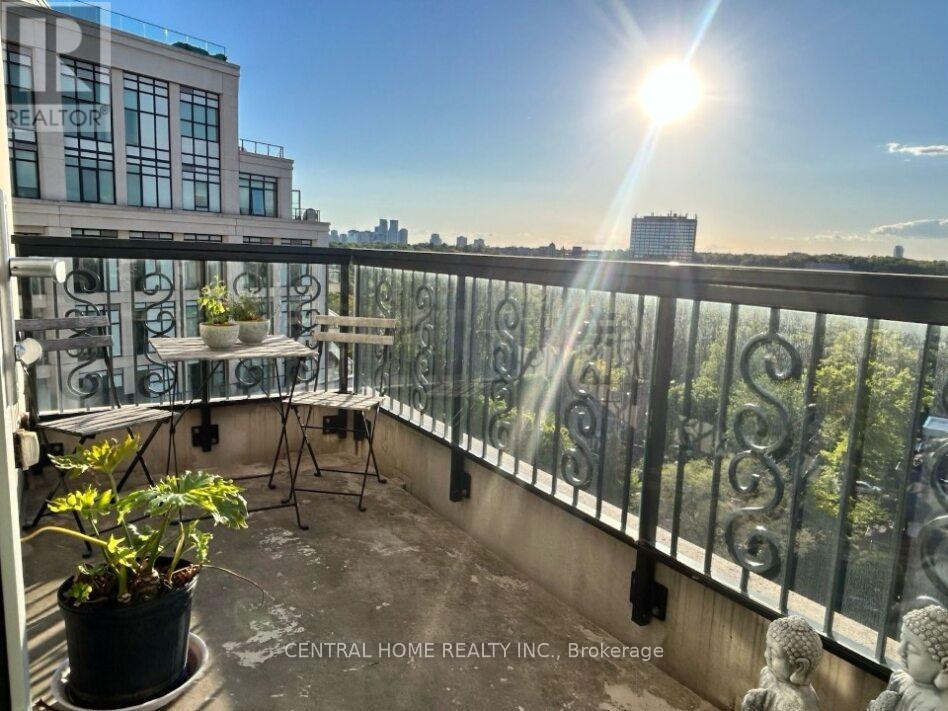 825 - 1 Old Mill Drive, Toronto, Ontario  M6S 0A1 - Photo 16 - W13238568