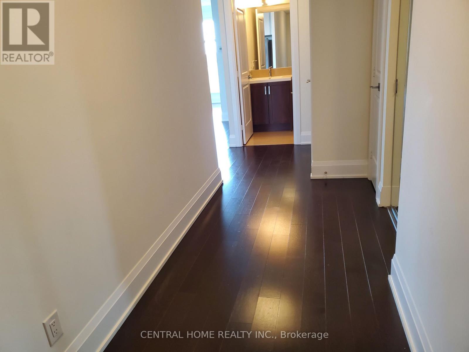 825 - 1 Old Mill Drive, Toronto, Ontario  M6S 0A1 - Photo 2 - W13238568
