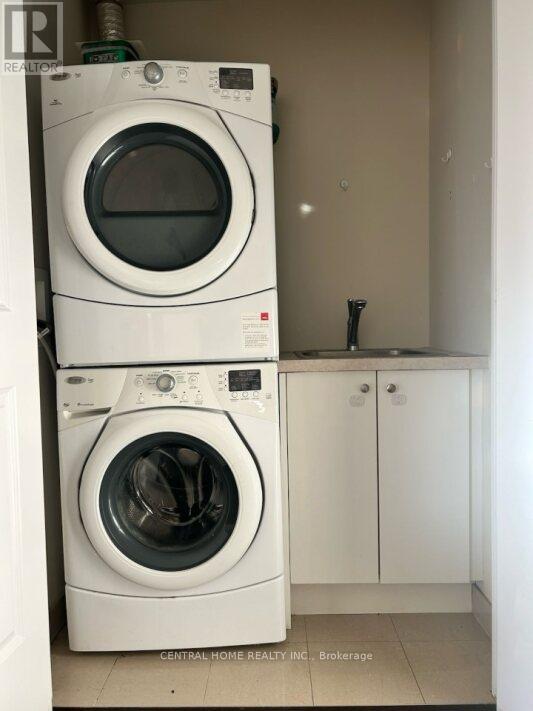 825 - 1 Old Mill Drive, Toronto, Ontario  M6S 0A1 - Photo 23 - W13238568