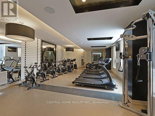 825 - 1 Old Mill Drive, Toronto, Ontario  M6S 0A1 - Photo 3 - W13238568