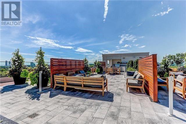 825 - 1 Old Mill Drive, Toronto, Ontario  M6S 0A1 - Photo 6 - W13238568