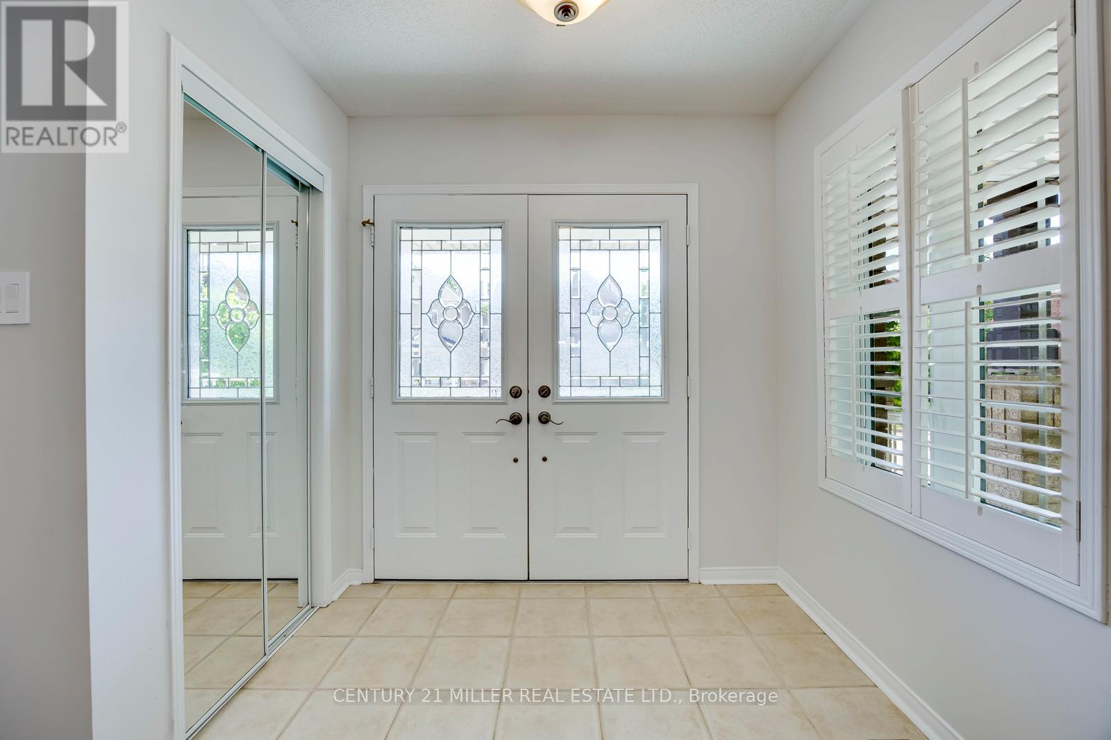 5253 Nova Crescent, Burlington, Ontario  L7L 7B8 - Photo 4 - W13238594