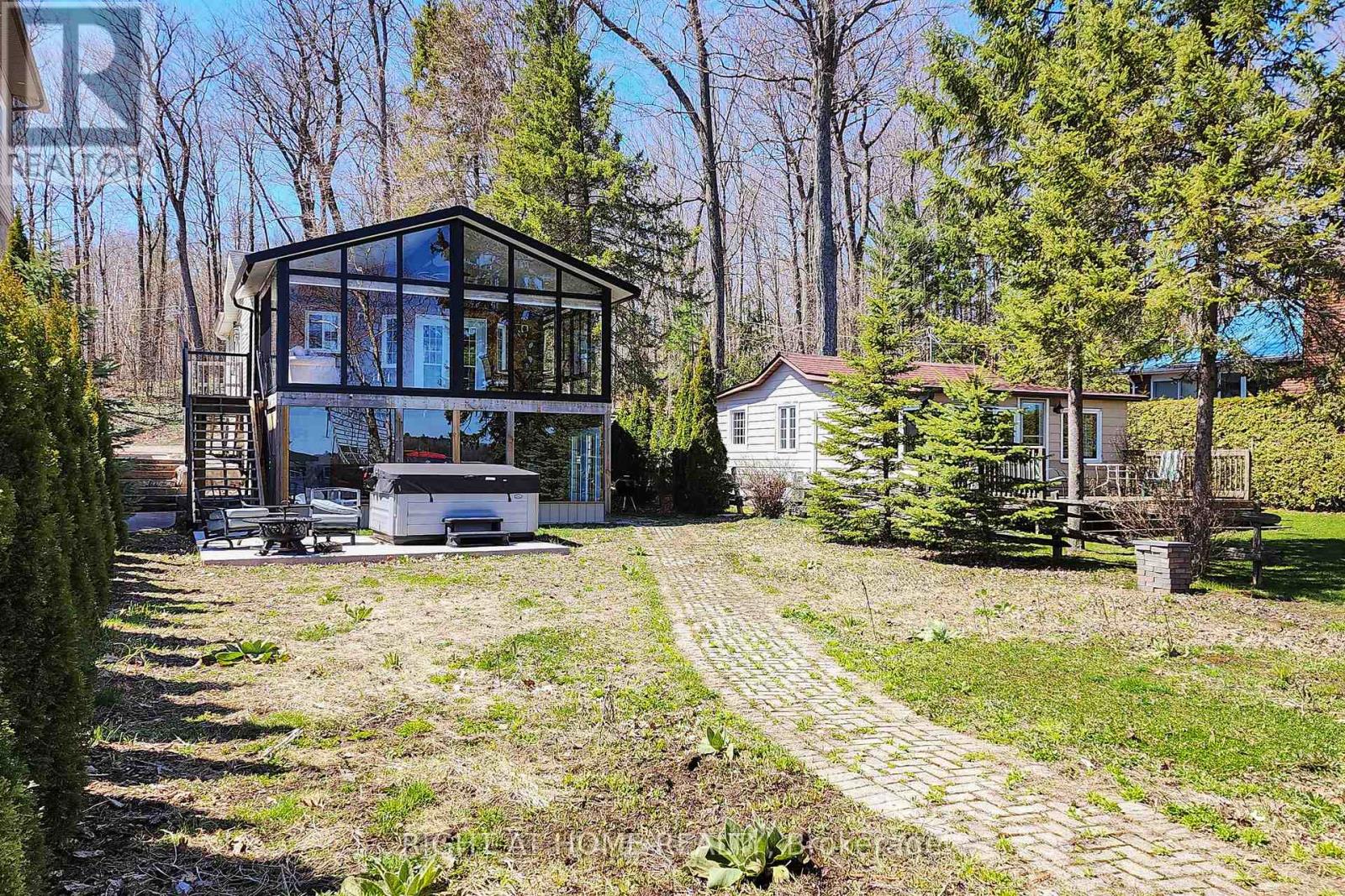 36 HILLS ROAD, Kawartha Lakes, Ontario