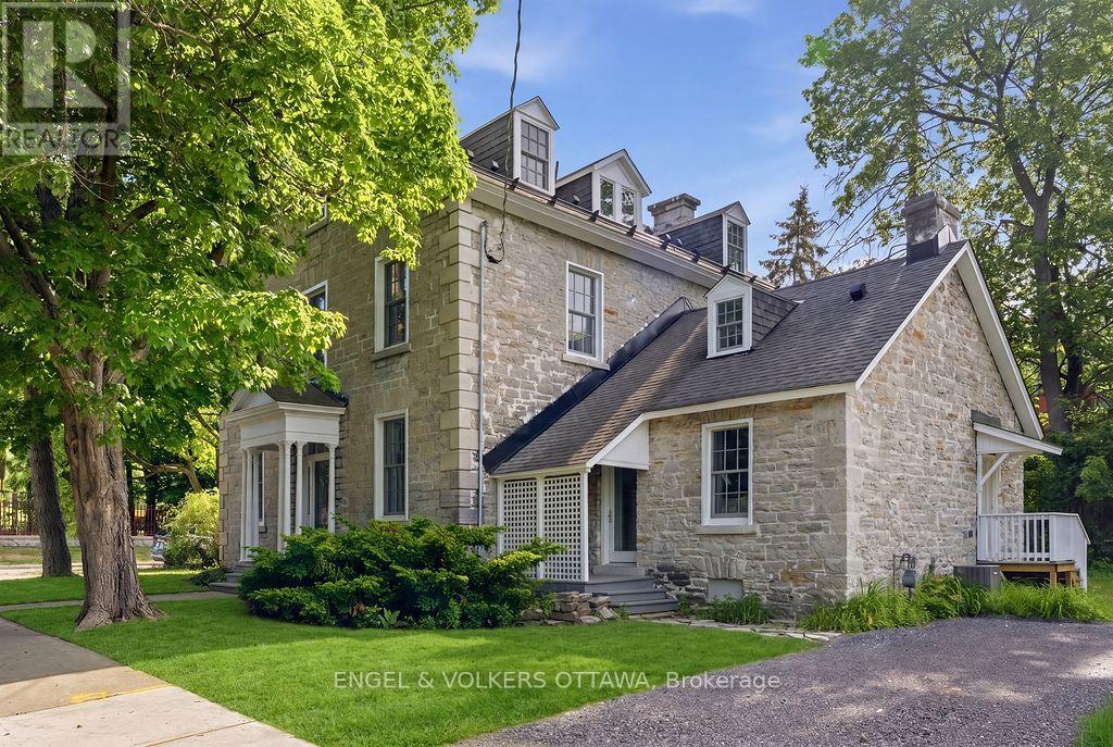 71 Thomas Street, Ottawa, Ontario  K1M 1M7 - Photo 2 - X13234558