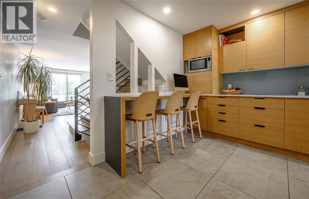 1510 Venetian Boulevard Unit# M-32, Point Edward photo 10