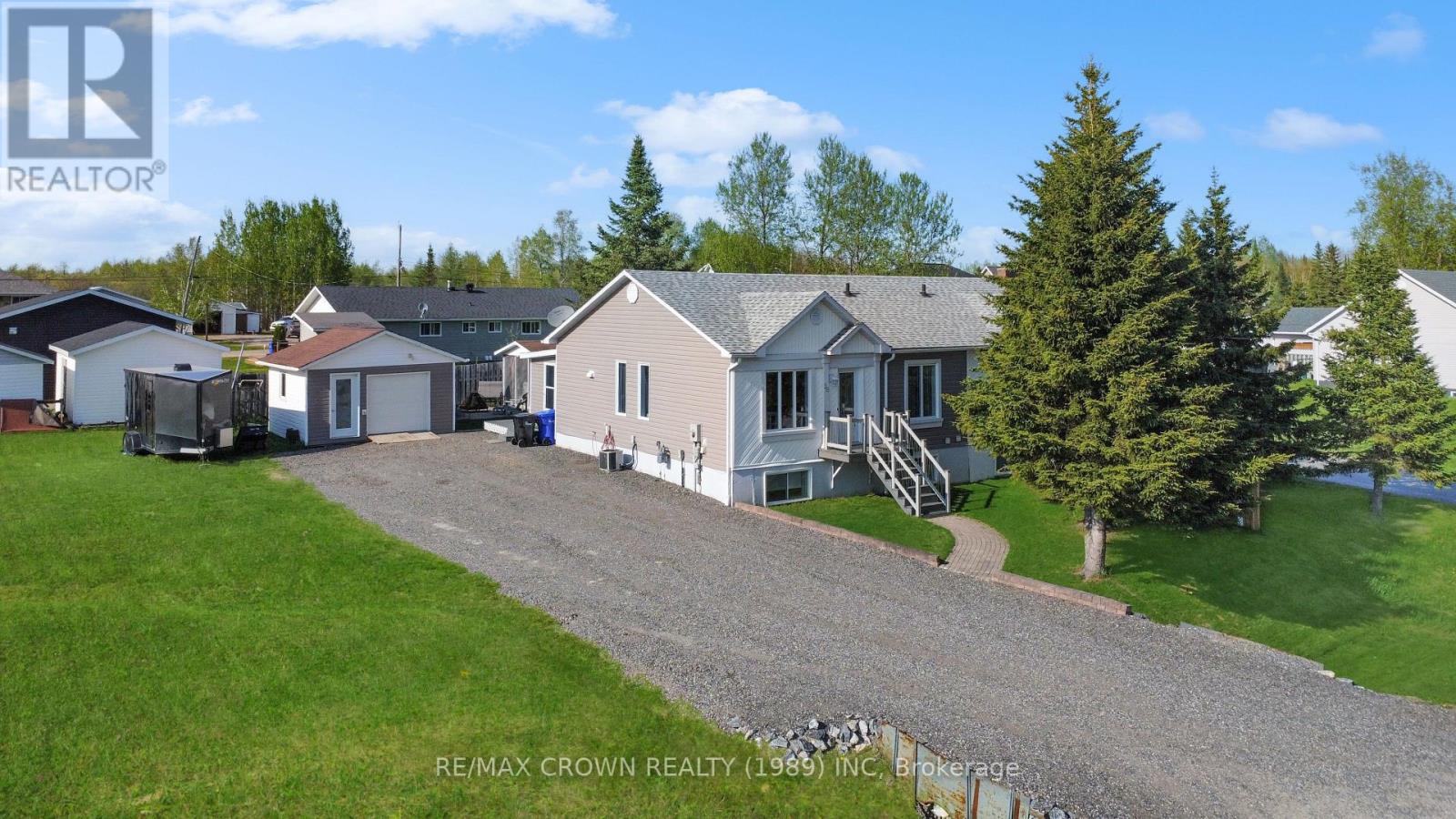36 Bryant Street, Hearst, Ontario  P0L 1N0 - Photo 1 - T13238682