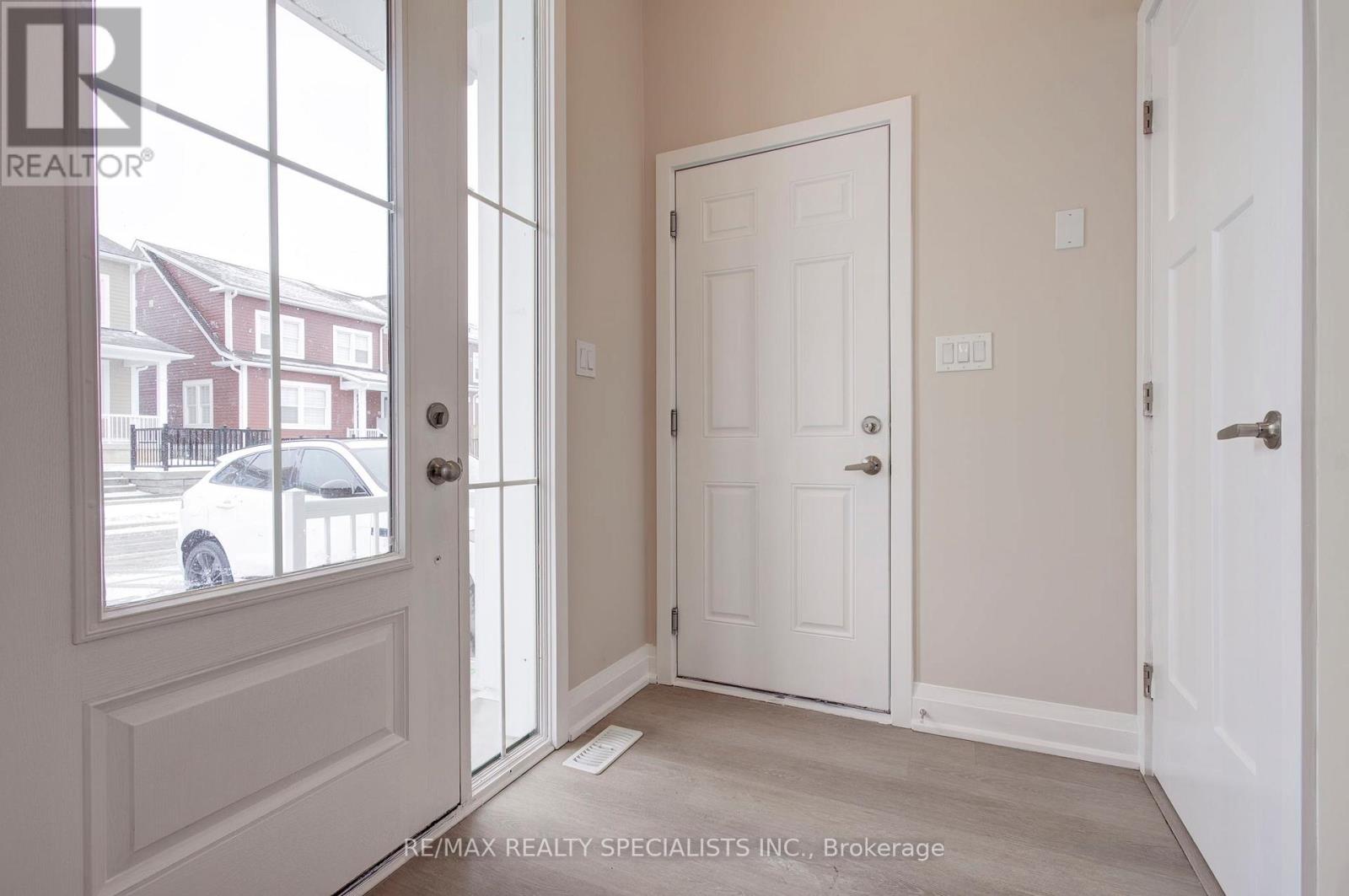 9 Discovery Trail, Midland, Ontario L4R 0H3 - Photo 5 - S13175056