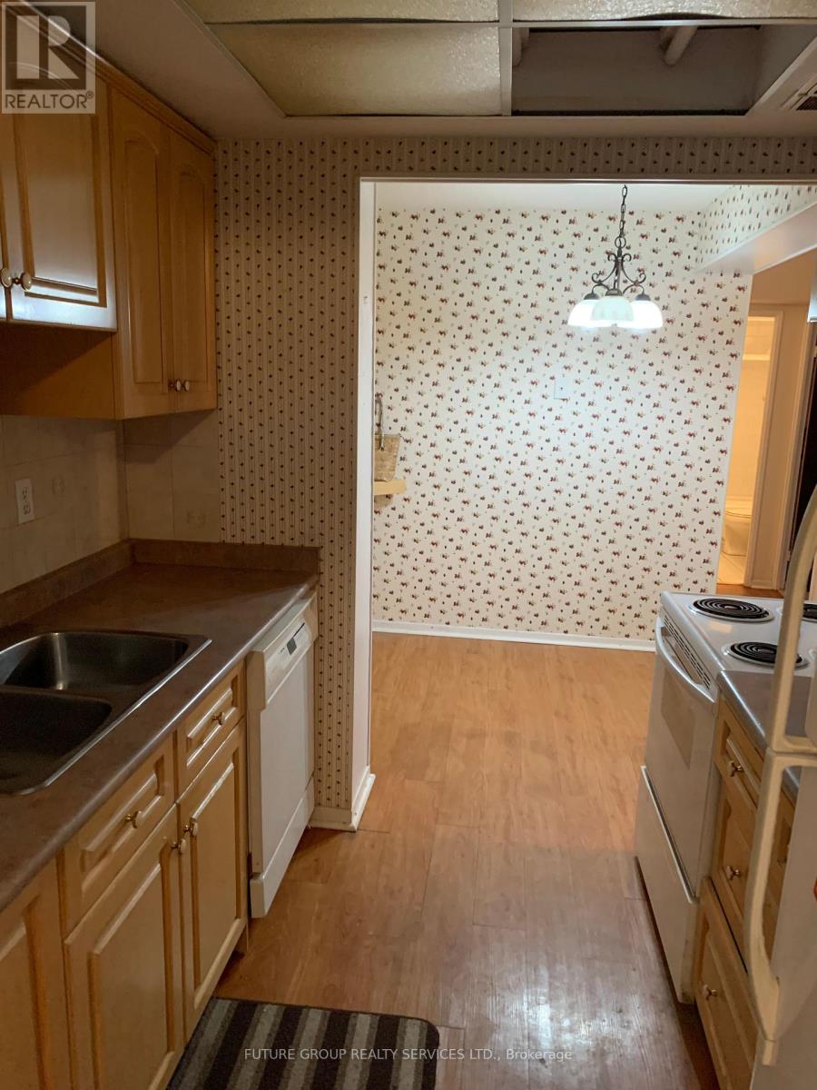 1601 - 3100 Kirwin Avenue, Mississauga, Ontario  L5A 3S6 - Photo 3 - W13227550