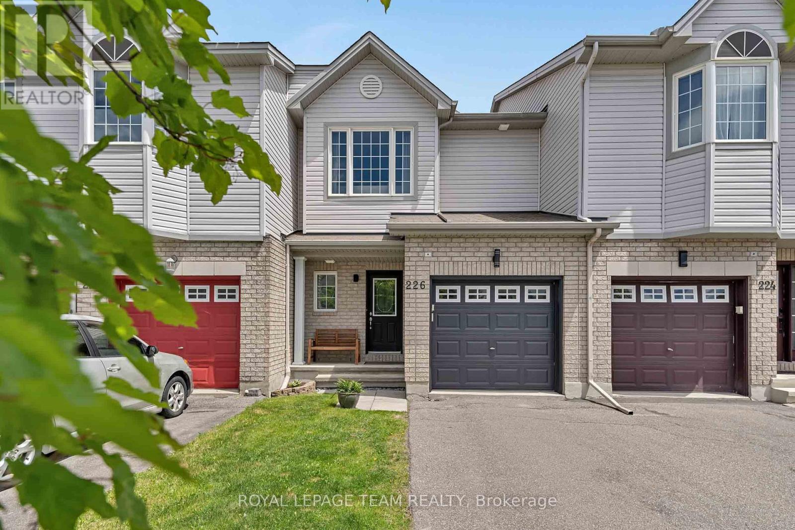 226 ARRITA STREET, Ottawa, Ontario