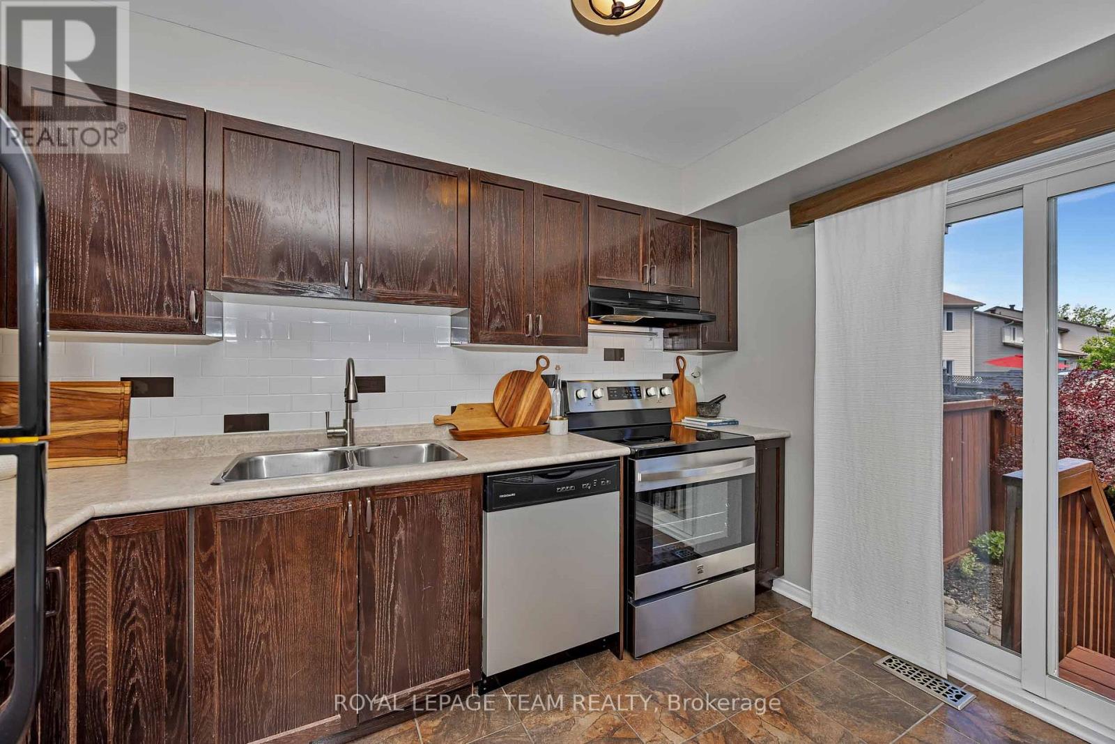 226 Arrita Street, Ottawa, Ontario  K2S 0J7 - Photo 11 - X13238630