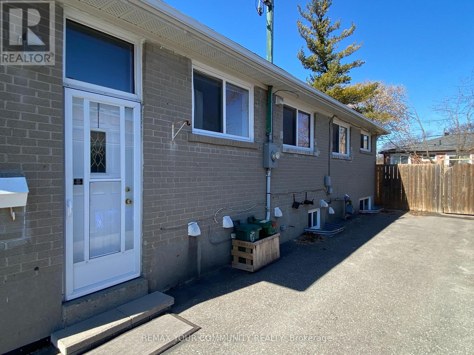 Bsmt#1 - 253 Alsace Road, Richmond Hill, Ontario  L4C 2W9 - Photo 11 - N12952046