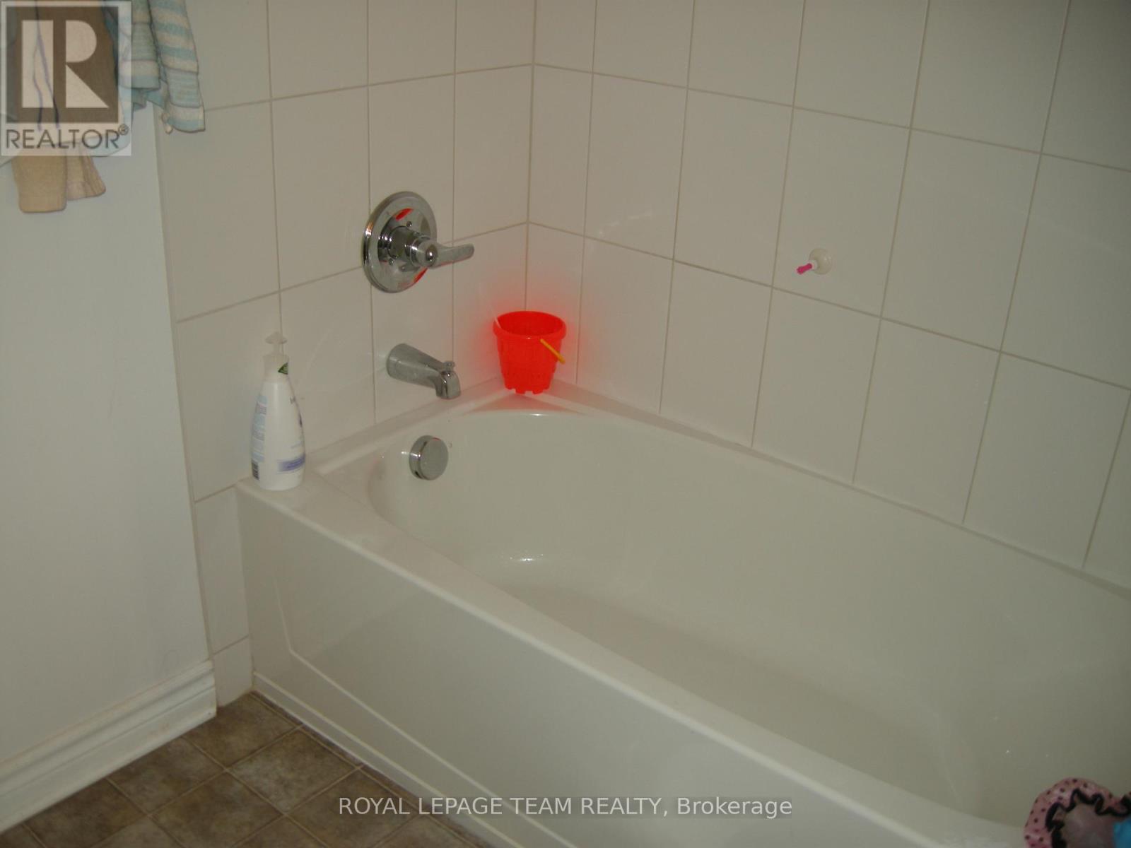 H - 105 Fraser Fields Way, Ottawa, Ontario  K2J 5V1 - Photo 3 - X13233718