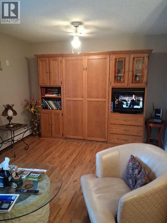 M 202, 2004 13 Avenue N, Lethbridge, Alberta  T1H 5B1 - Photo 2 - A2316578