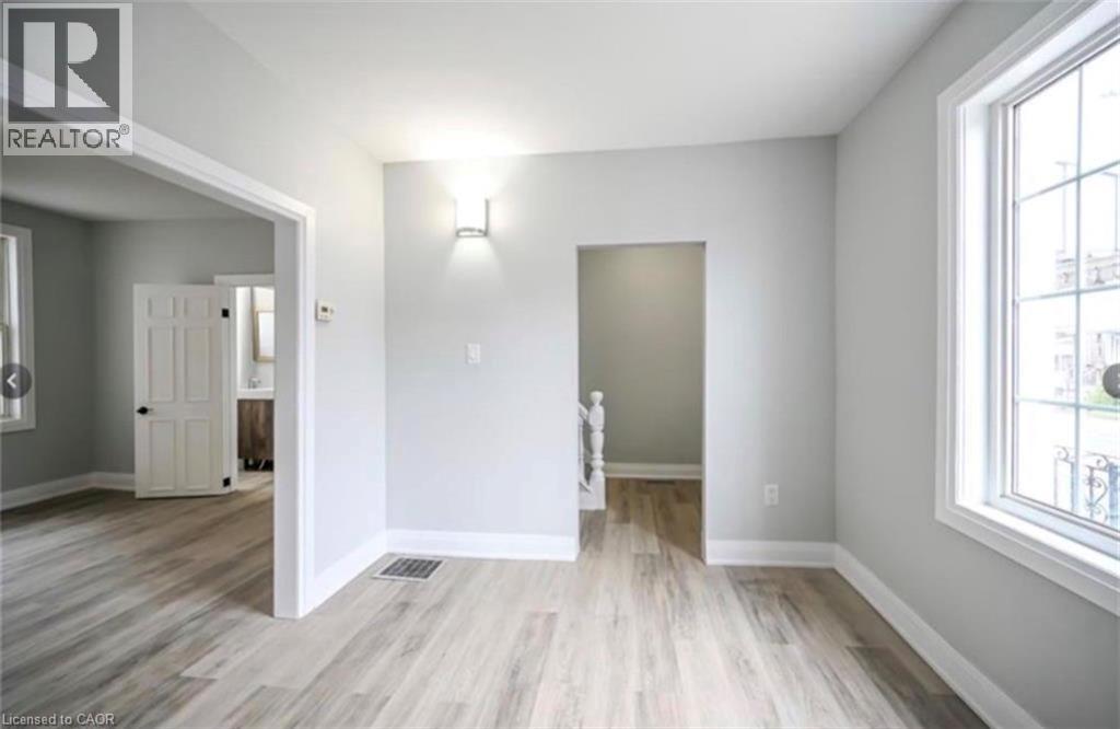 1024 Cannon Street E, Hamilton, Ontario  L8L 2H6 - Photo 5 - 40836654